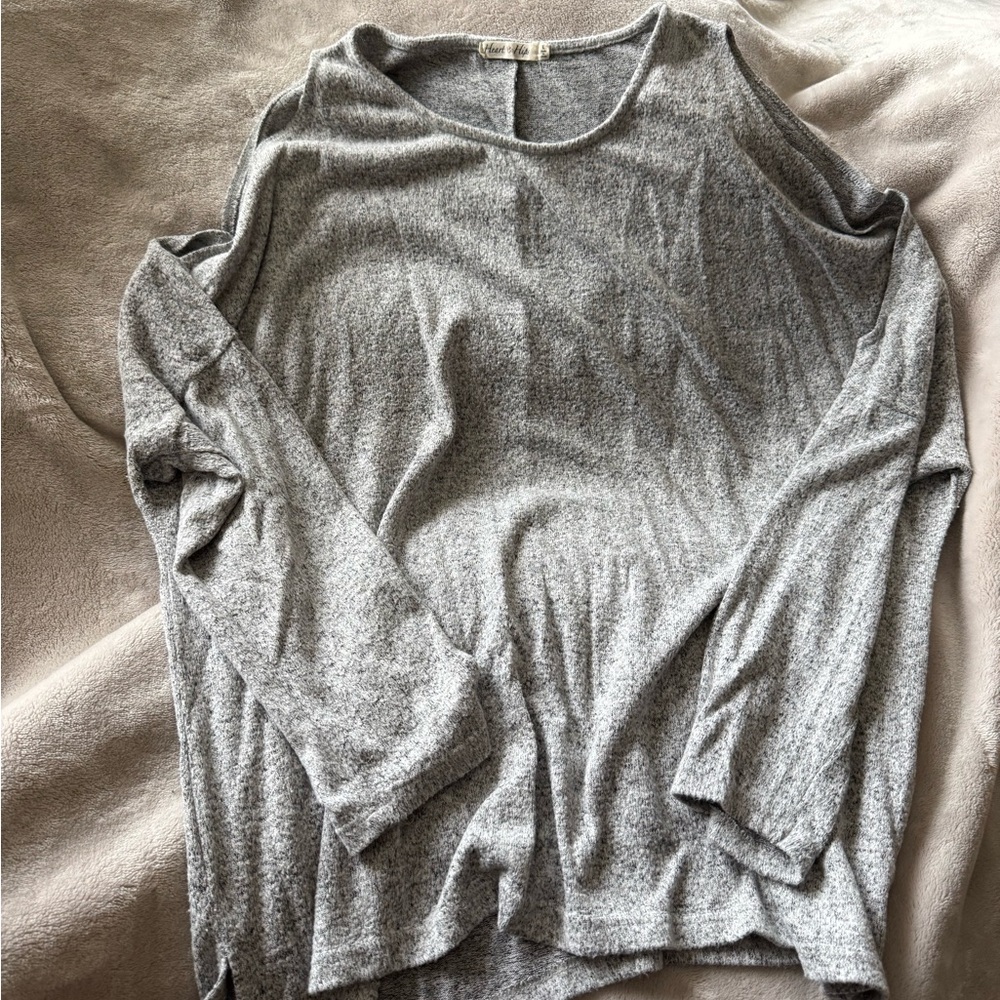 Source Unknown Heather Gray Long Sleeve Top